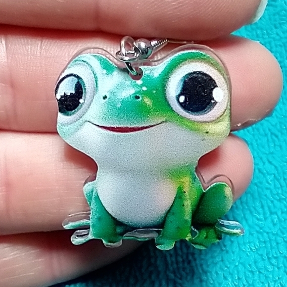 Cute frog wire dangle earrings green white black - Picture 1 of 4